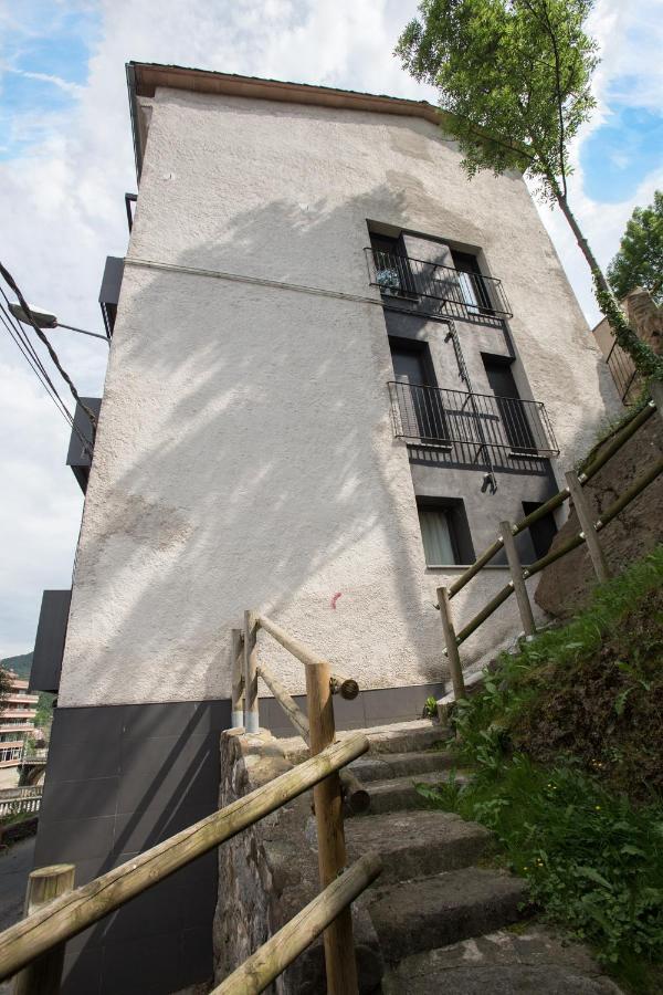 Raval De *